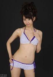 日韩美女穿胸罩诱惑视频,胸罩下的性感诱惑瞬间